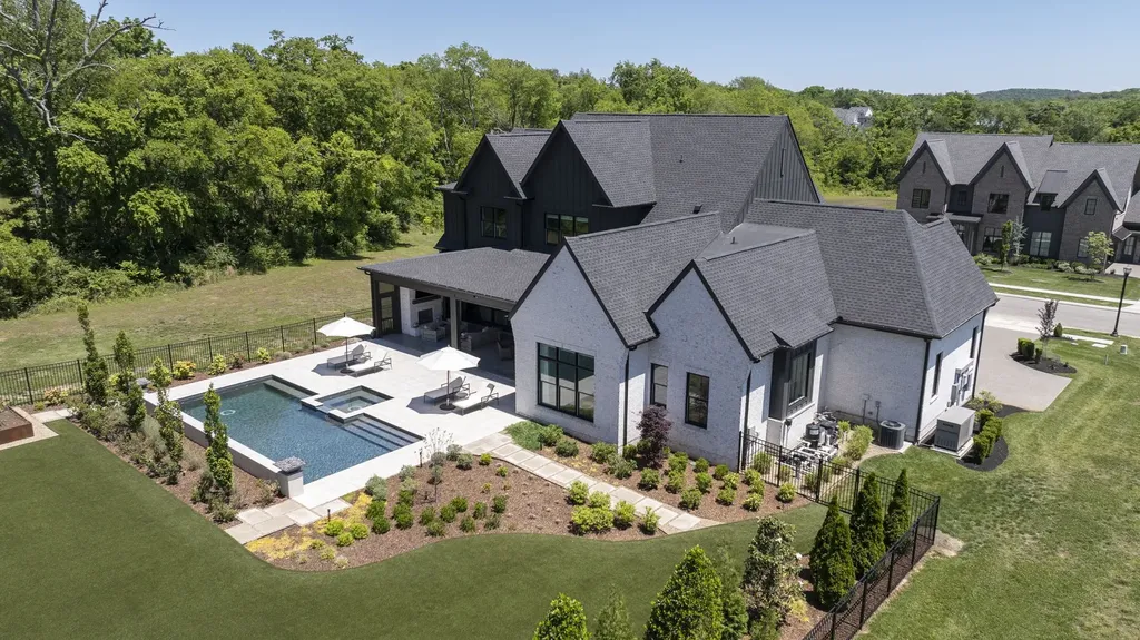 6083 Porters Union Way Arrington TN 37014