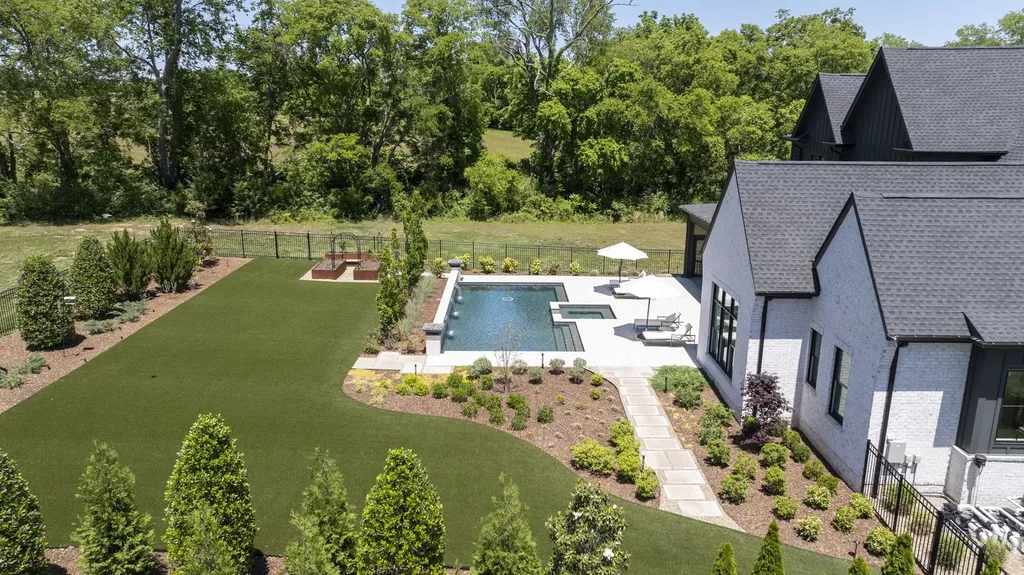 6083 Porters Union Way Arrington TN 37014