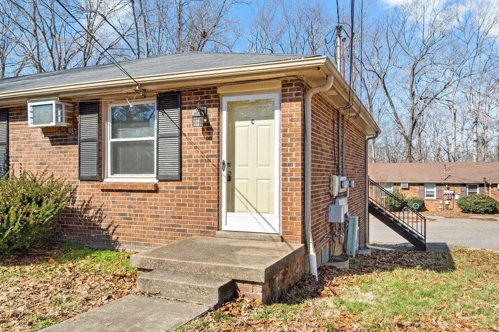 1908 Batts Lane Clarksville TN 37042