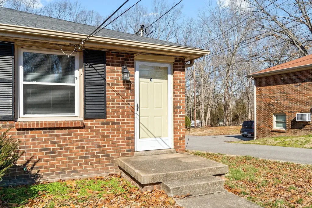 1908 Batts Lane Clarksville TN 37042