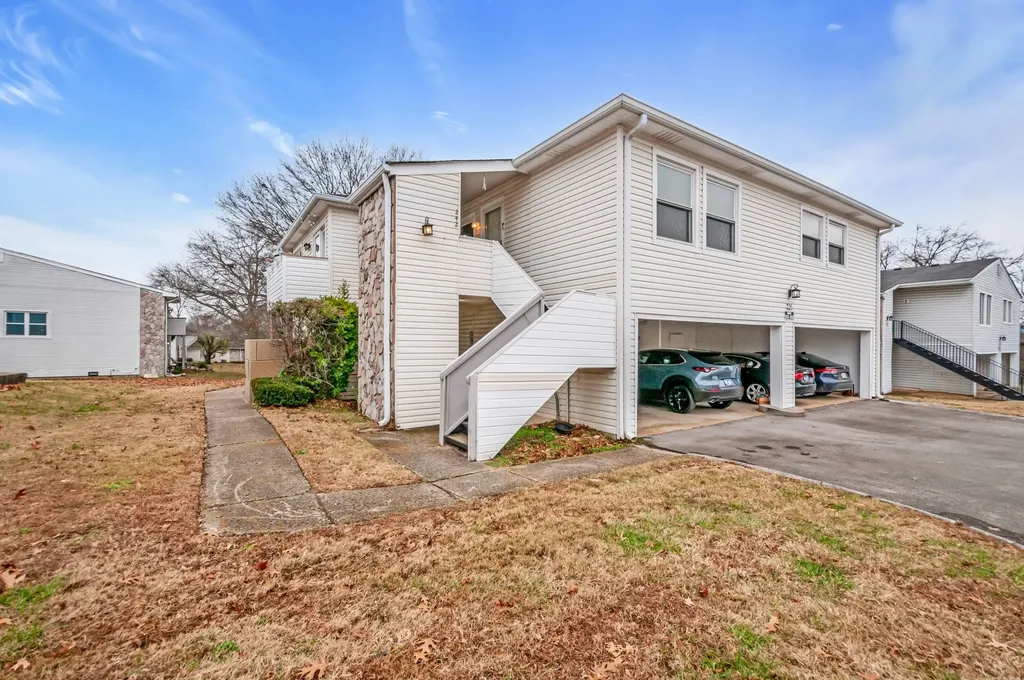 810 Bellevue Nashville TN 37221