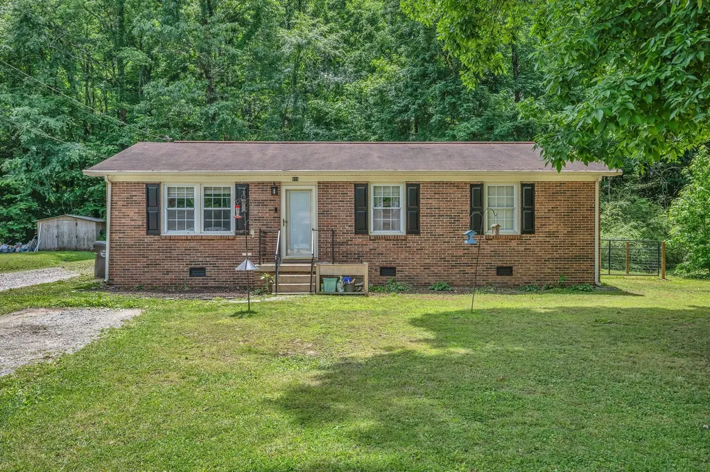 814 Cherokee Drive New Johnsonville TN 37134