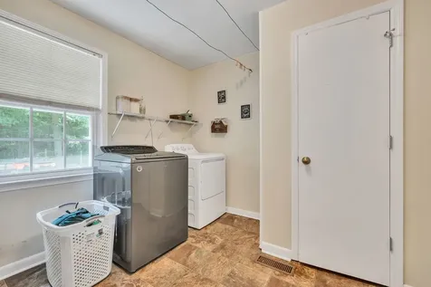 814 Cherokee Drive New Johnsonville TN 37134