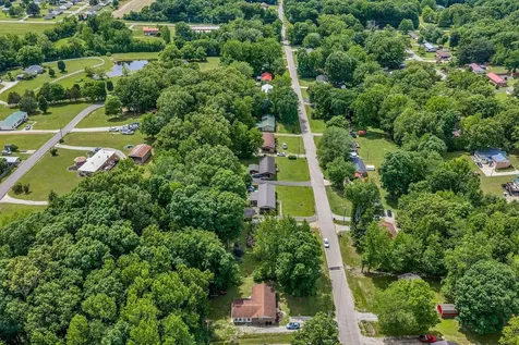 814 Cherokee Drive New Johnsonville TN 37134