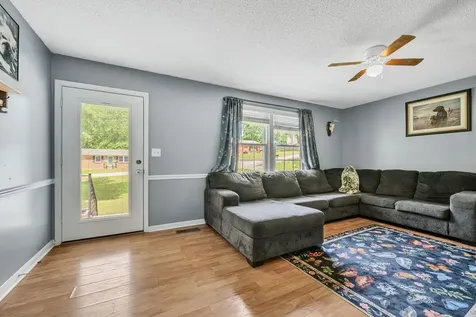 814 Cherokee Drive New Johnsonville TN 37134