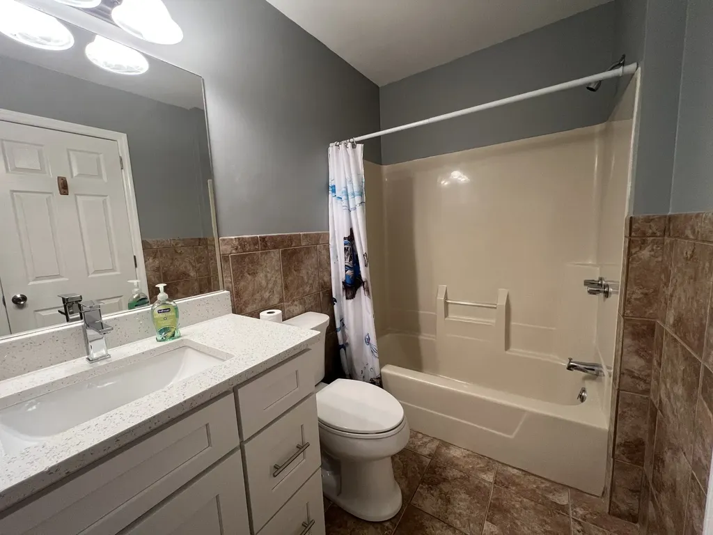 207 Village Cir, W Dickson TN 37055