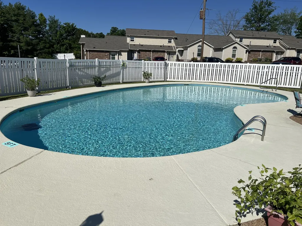 207 Village Cir, W Dickson TN 37055