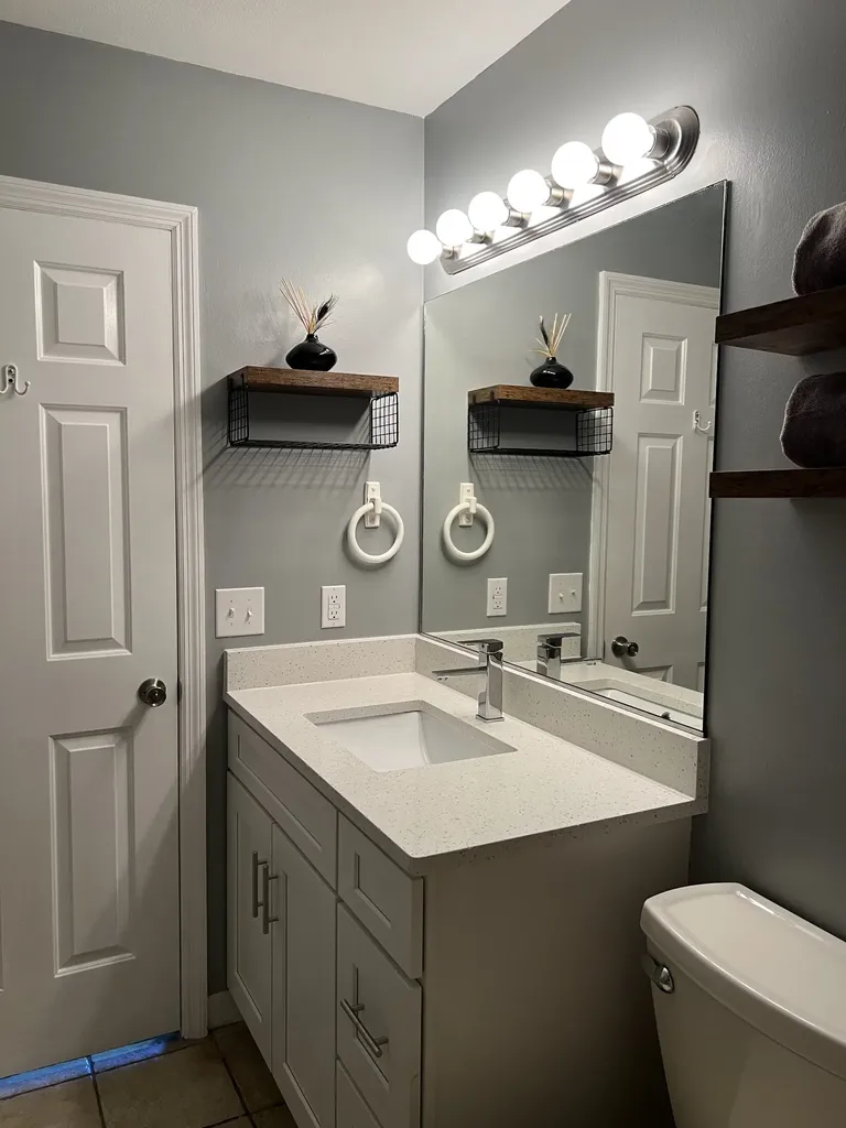 207 Village Cir, W Dickson TN 37055