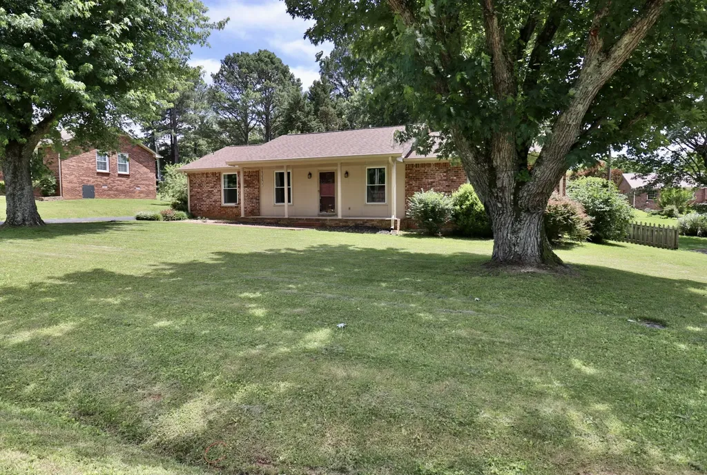 2317 Woodmont Drive Springfield TN 37172