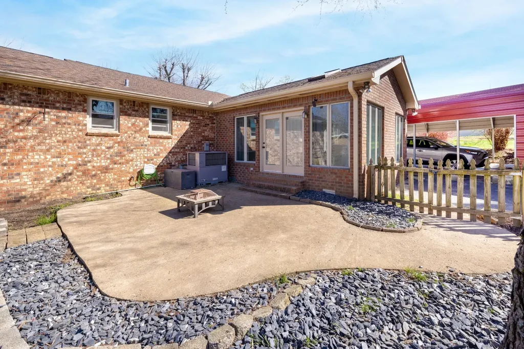 2317 Woodmont Drive Springfield TN 37172