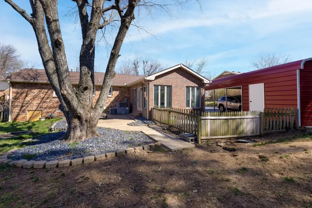 2317 Woodmont Drive Springfield TN 37172
