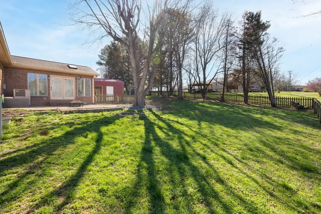 2317 Woodmont Drive Springfield TN 37172
