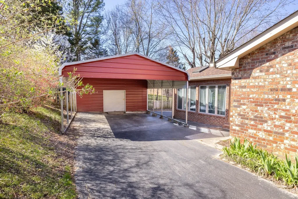 2317 Woodmont Drive Springfield TN 37172
