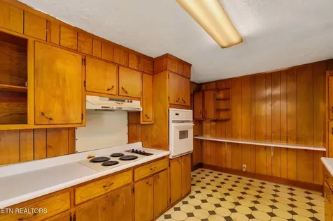 303 E Louise Avenue Morristown TN 37813