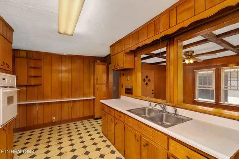 303 E Louise Avenue Morristown TN 37813