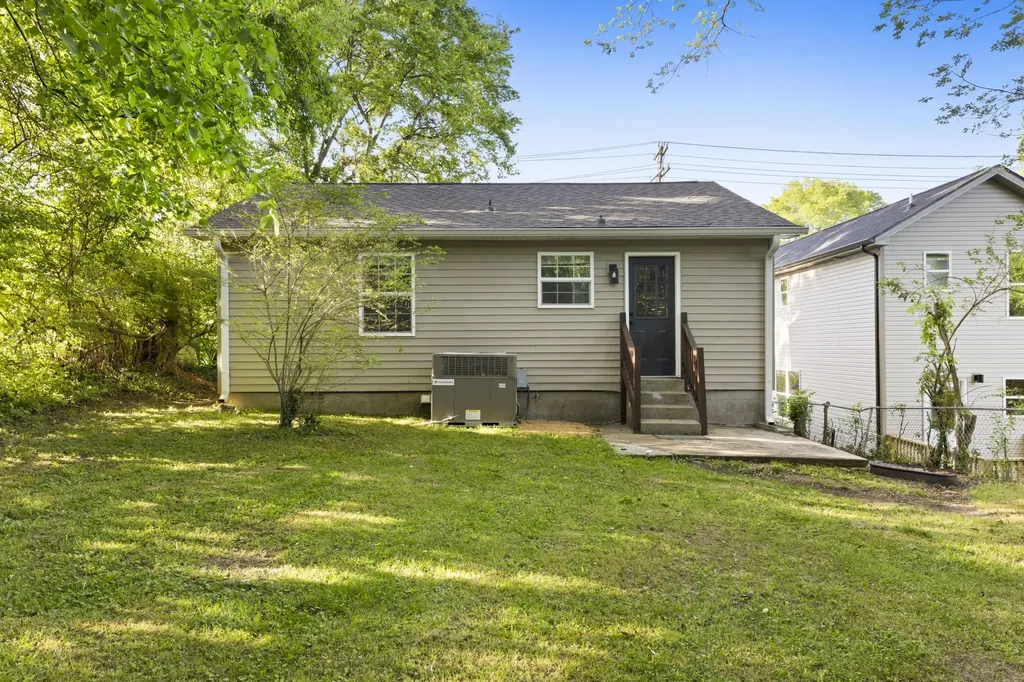 1206 Cedar Street Clarksville TN 37040