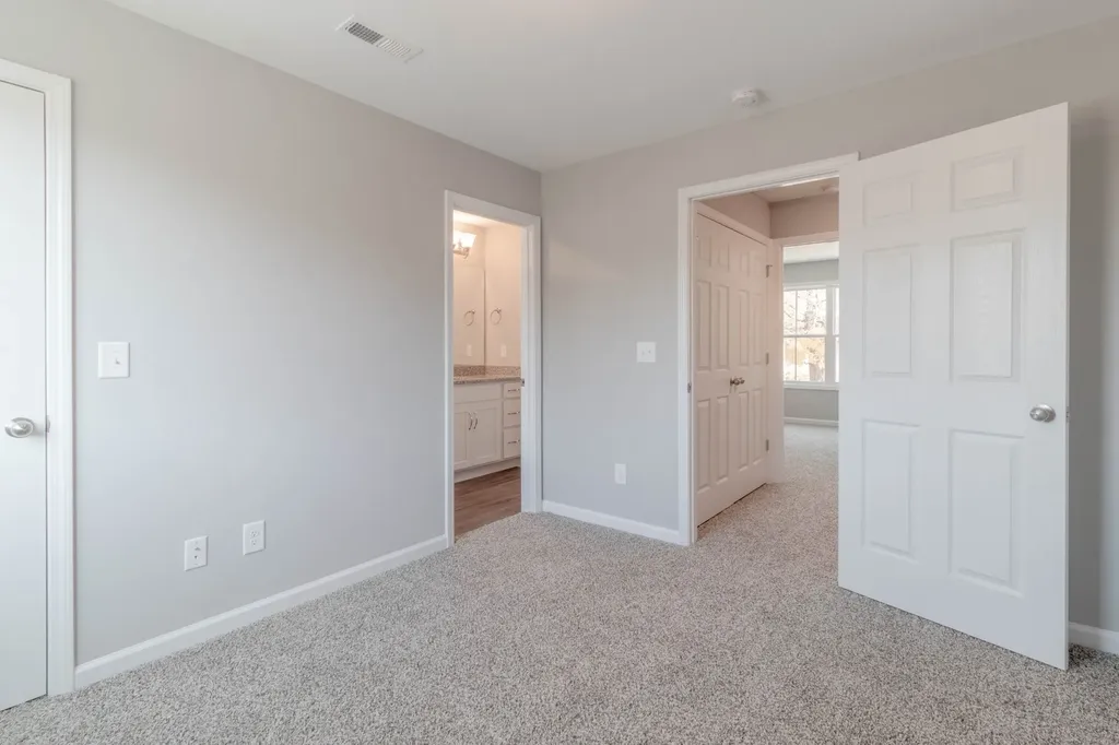 922 E Happy Hollow Drive Clarksville TN 37040