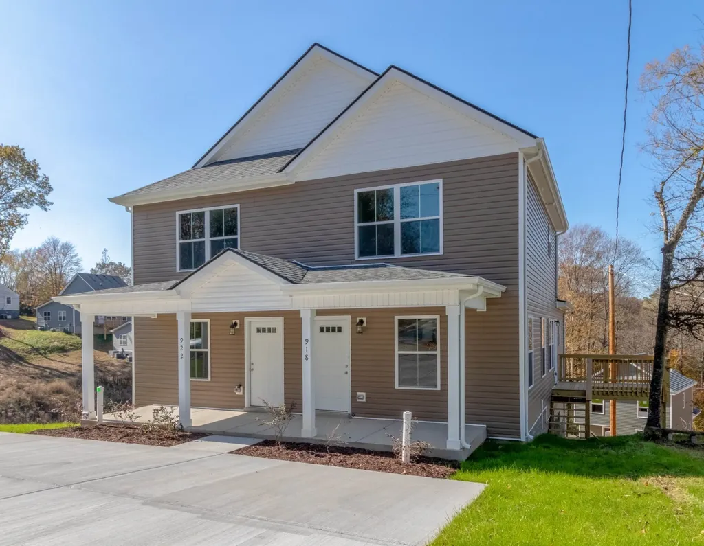 922 E Happy Hollow Drive Clarksville TN 37040
