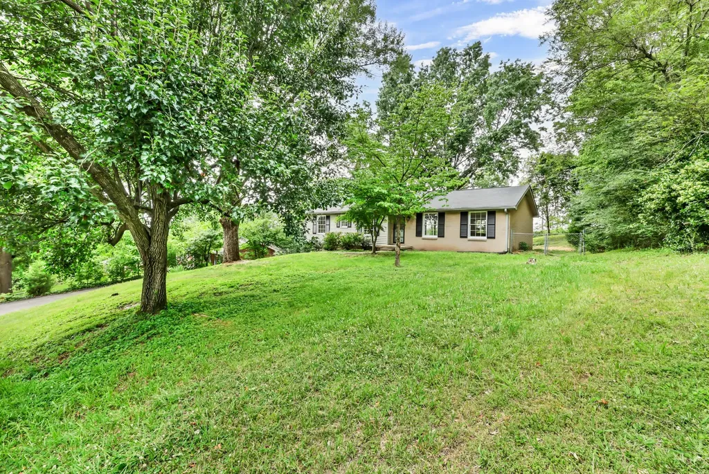 916 Beacon Drive Clarksville TN 37043