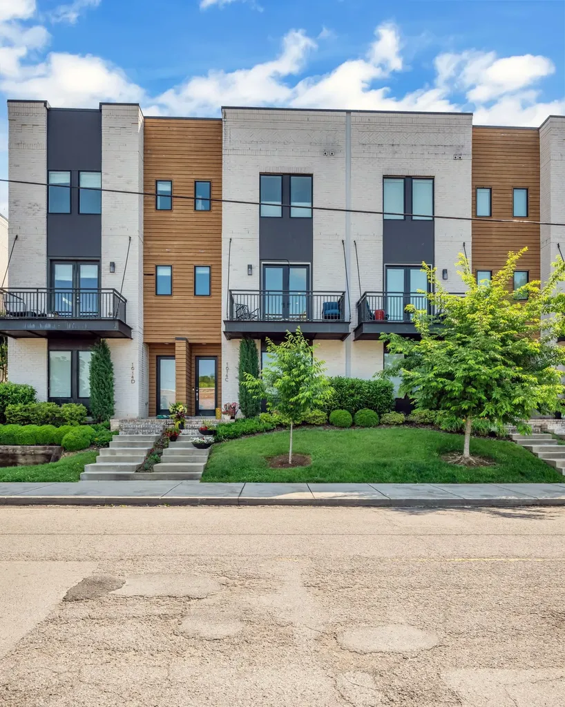 1614C 4th Ave, N Nashville TN 37208