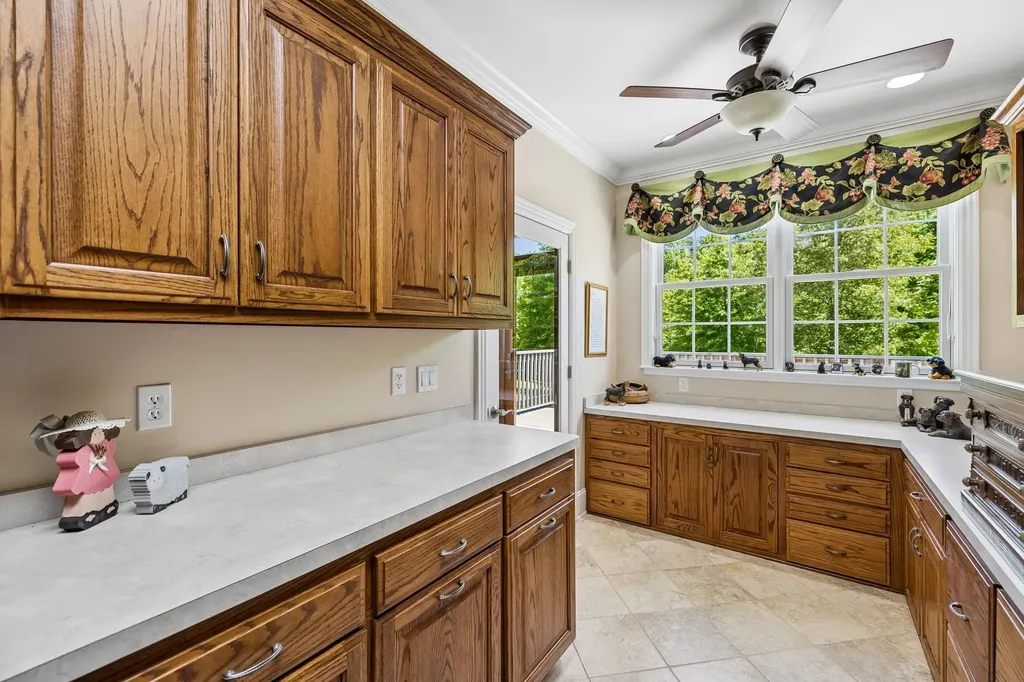 800 Grove Road Morrison TN 37357