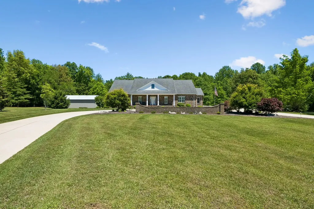 800 Grove Road Morrison TN 37357