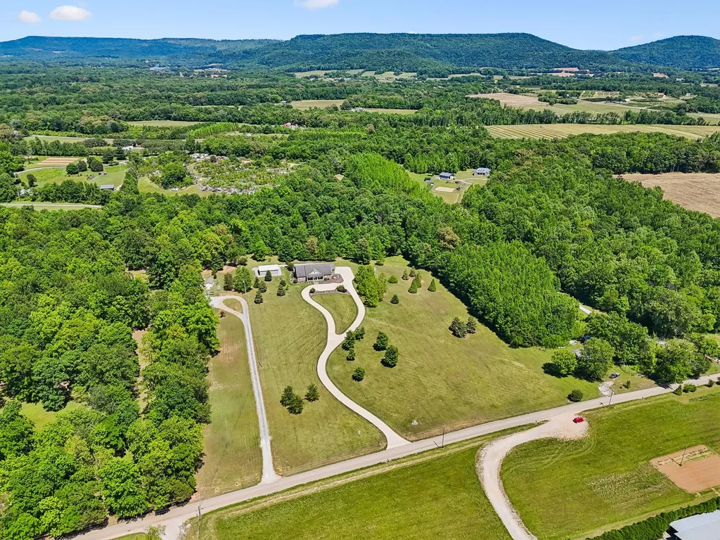 800 Grove Road Morrison TN 37357