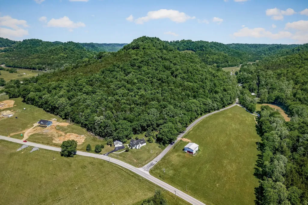 914 Wartrace Highway Pleasant Shade TN 37145