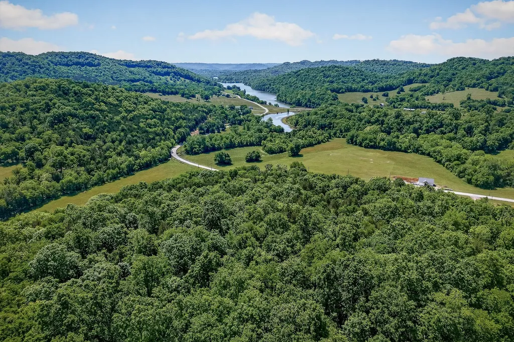 914 Wartrace Highway Pleasant Shade TN 37145
