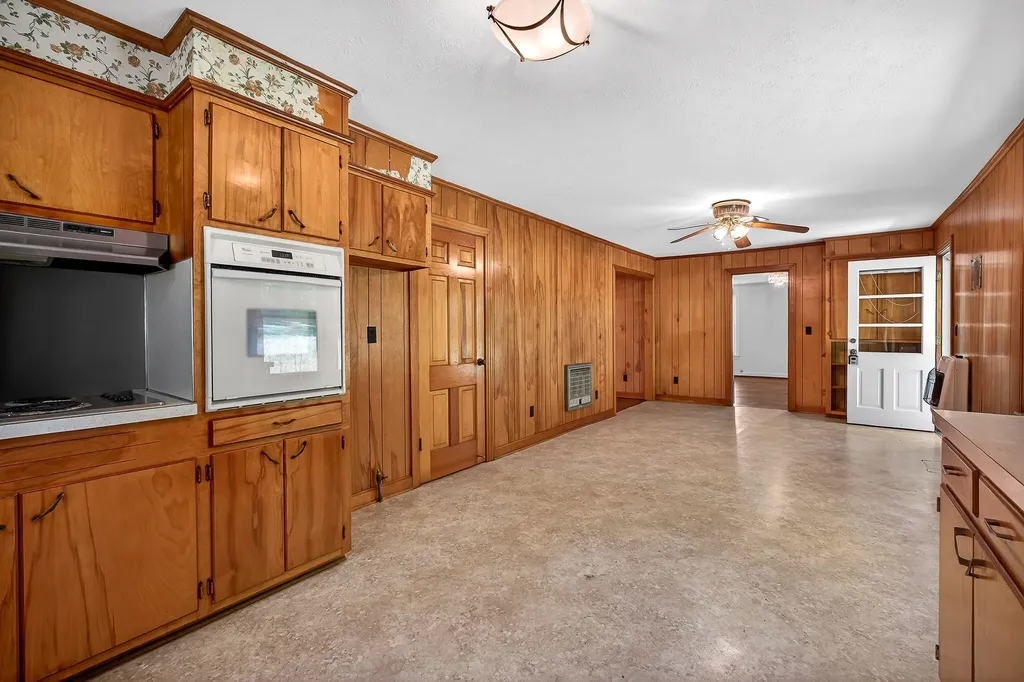 914 Wartrace Highway Pleasant Shade TN 37145
