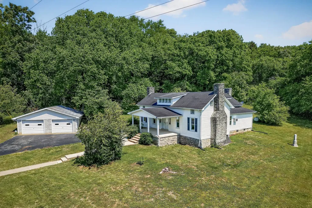 914 Wartrace Highway Pleasant Shade TN 37145
