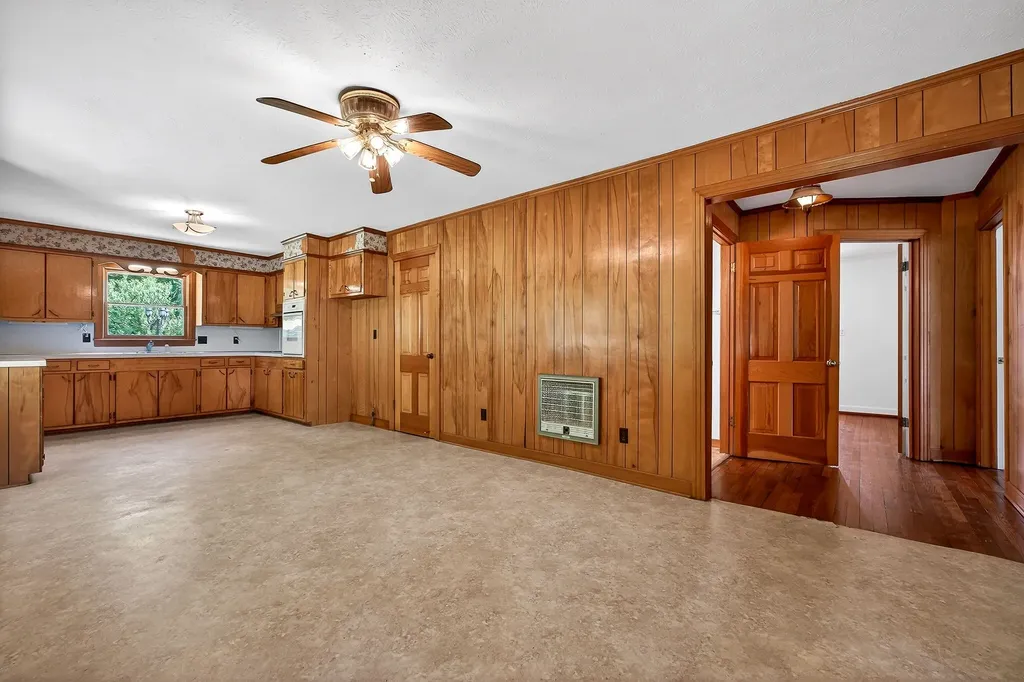 914 Wartrace Highway Pleasant Shade TN 37145