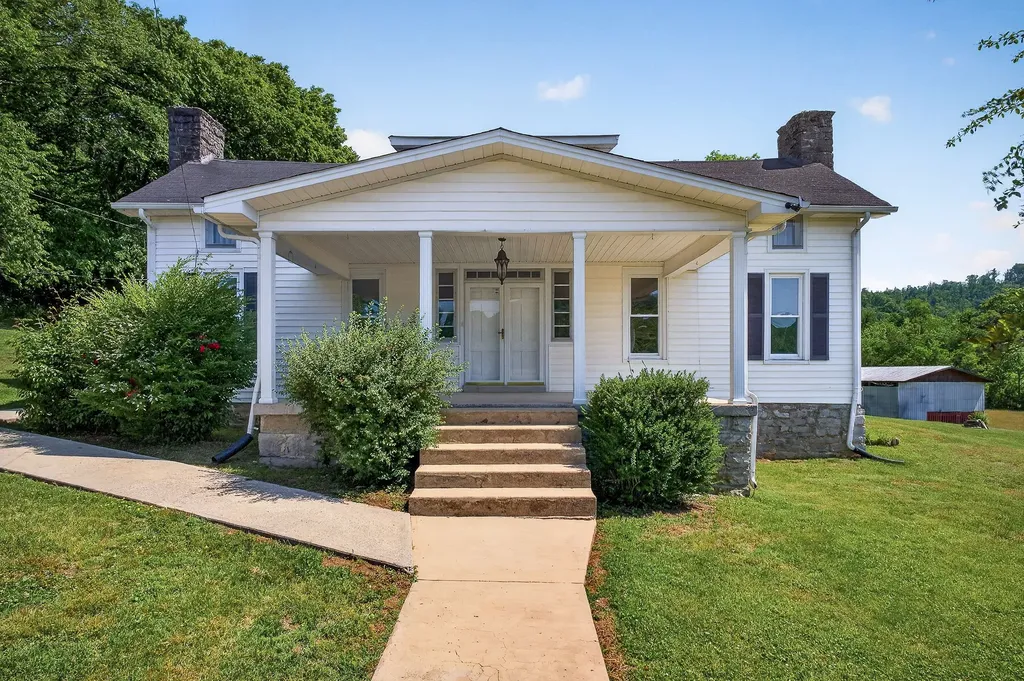 914 Wartrace Highway Pleasant Shade TN 37145