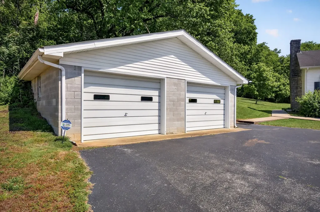 914 Wartrace Highway Pleasant Shade TN 37145