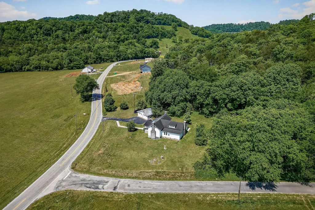 914 Wartrace Highway Pleasant Shade TN 37145