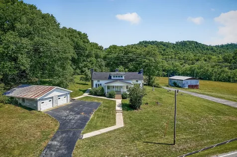 914 Wartrace Highway Pleasant Shade TN 37145