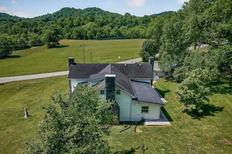 914 Wartrace Highway Pleasant Shade TN 37145
