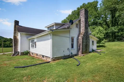 914 Wartrace Highway Pleasant Shade TN 37145