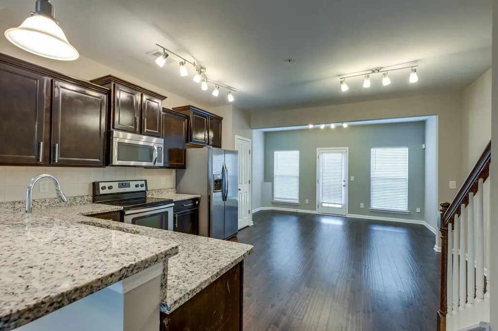6007 Dupont Cove Spring Hill TN 37174