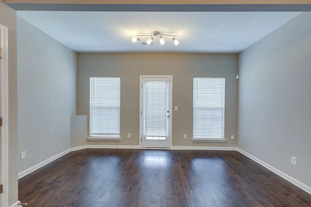 6007 Dupont Cove Spring Hill TN 37174