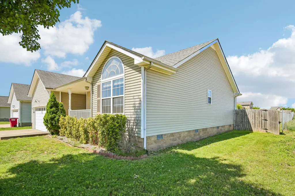 3800 Cindy Jo Dr, N Clarksville TN 37040