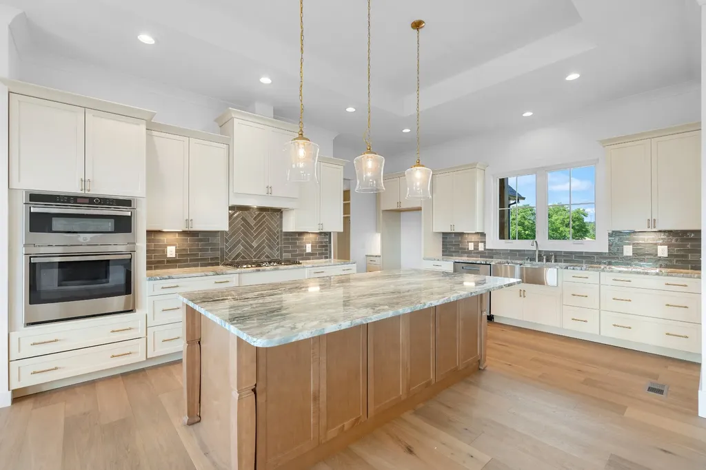2622 Deer Creek Lane White House TN 37188