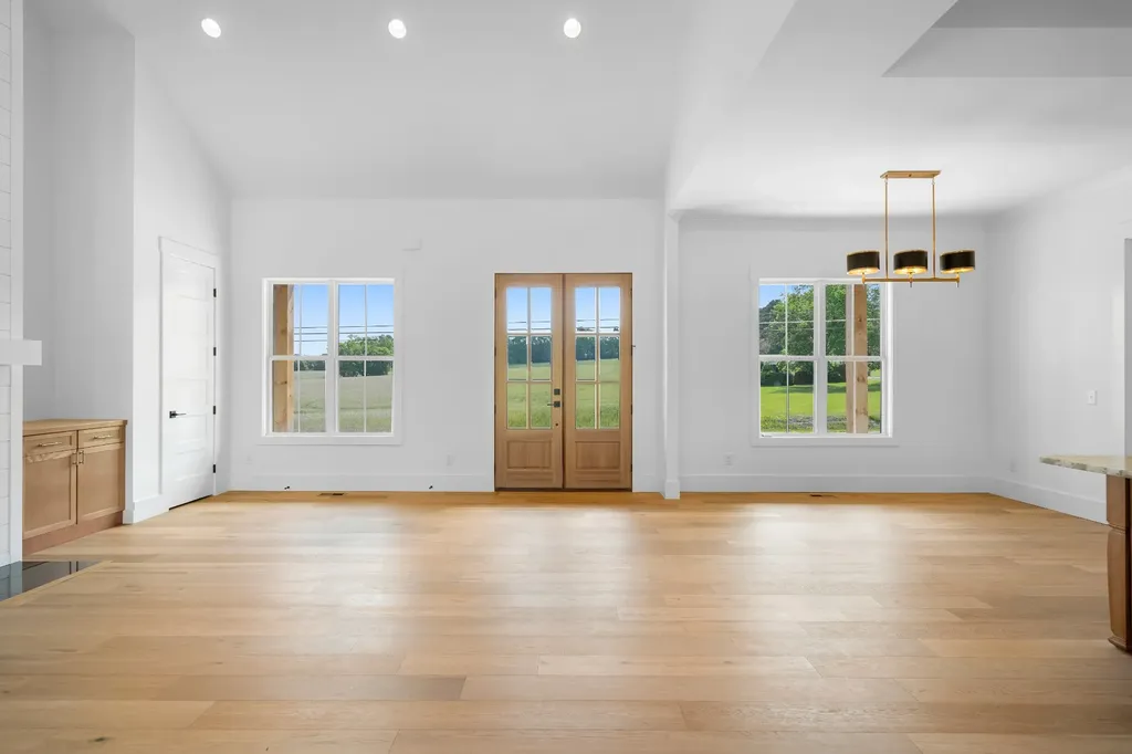 2622 Deer Creek Lane White House TN 37188