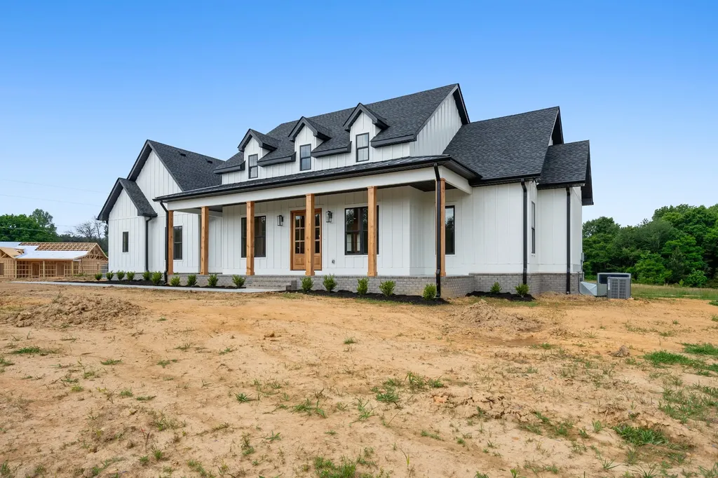 2622 Deer Creek Lane White House TN 37188