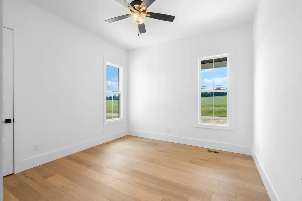 2622 Deer Creek Lane White House TN 37188