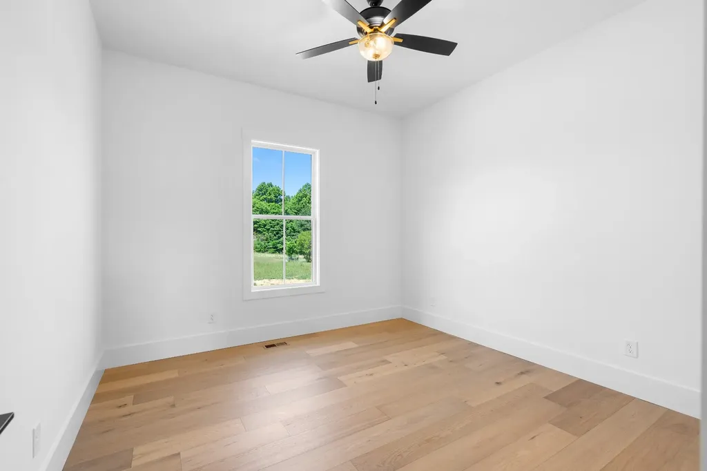 2622 Deer Creek Lane White House TN 37188