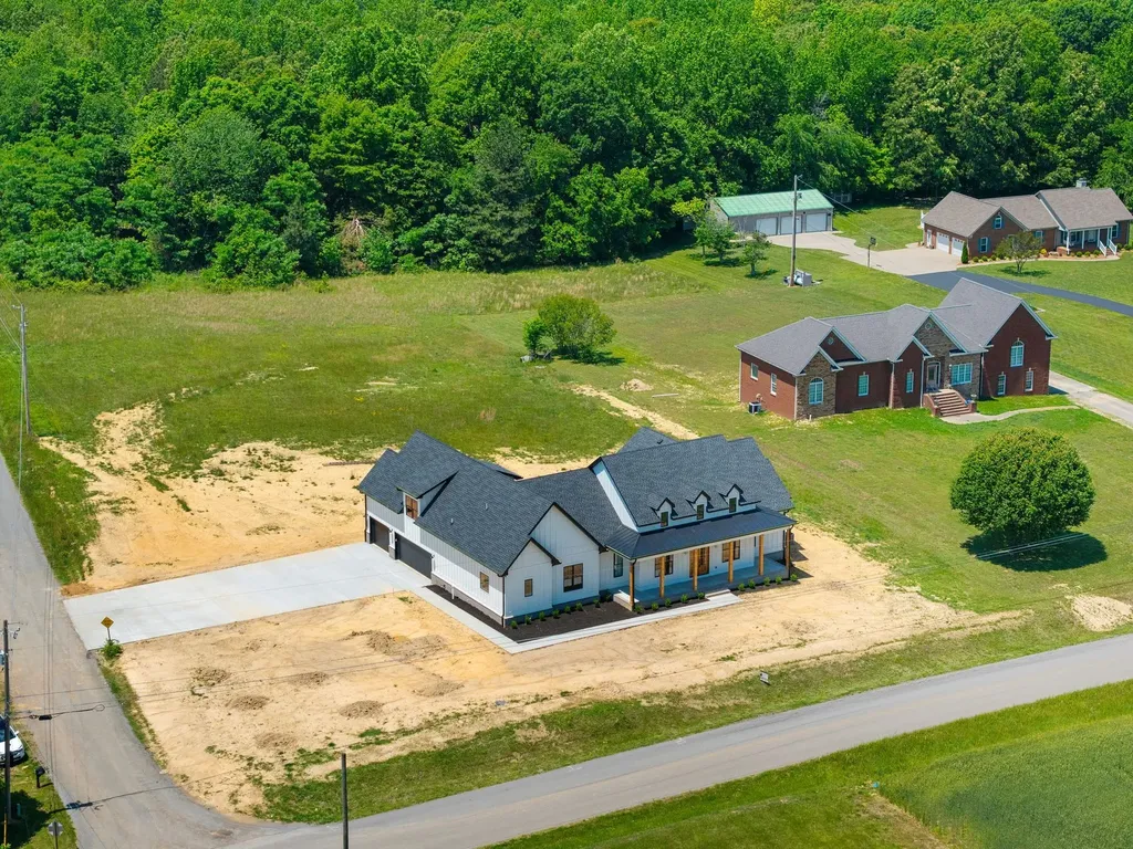 2622 Deer Creek Lane White House TN 37188