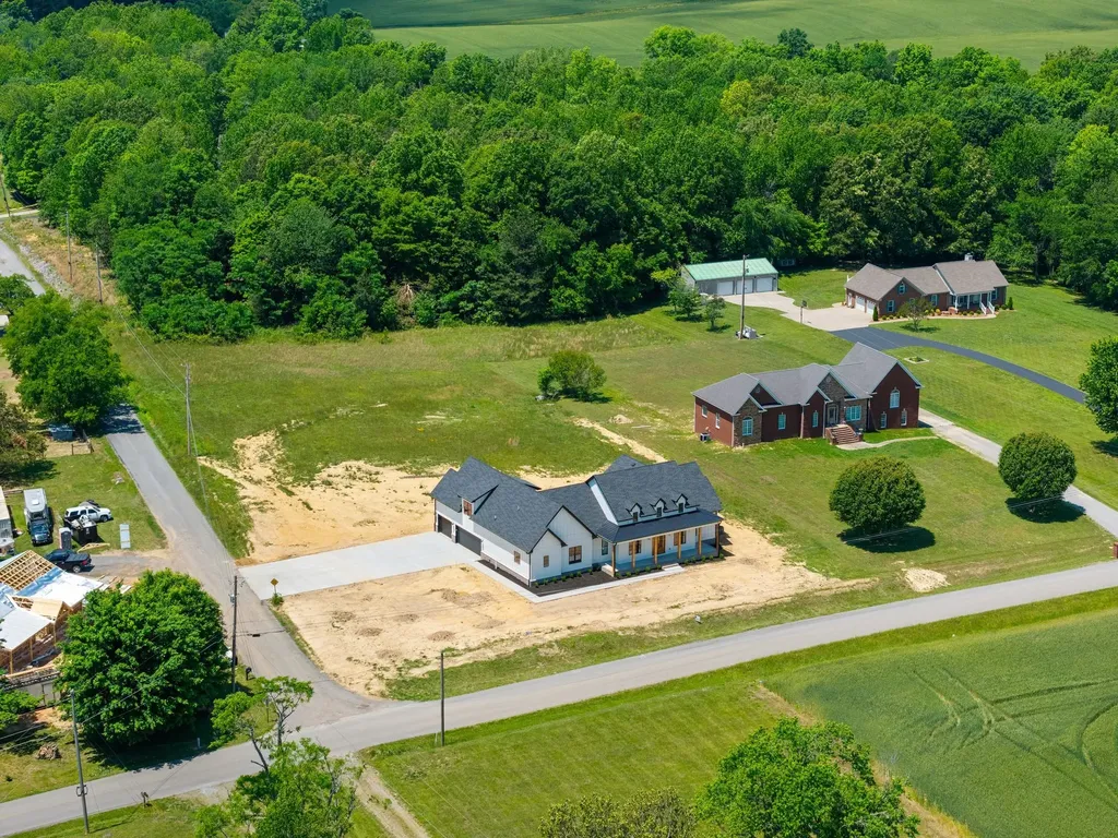 2622 Deer Creek Lane White House TN 37188