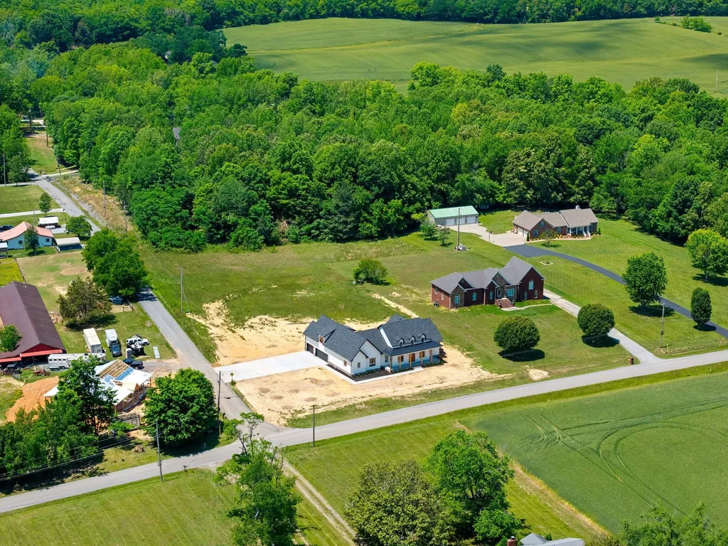 2622 Deer Creek Lane White House TN 37188