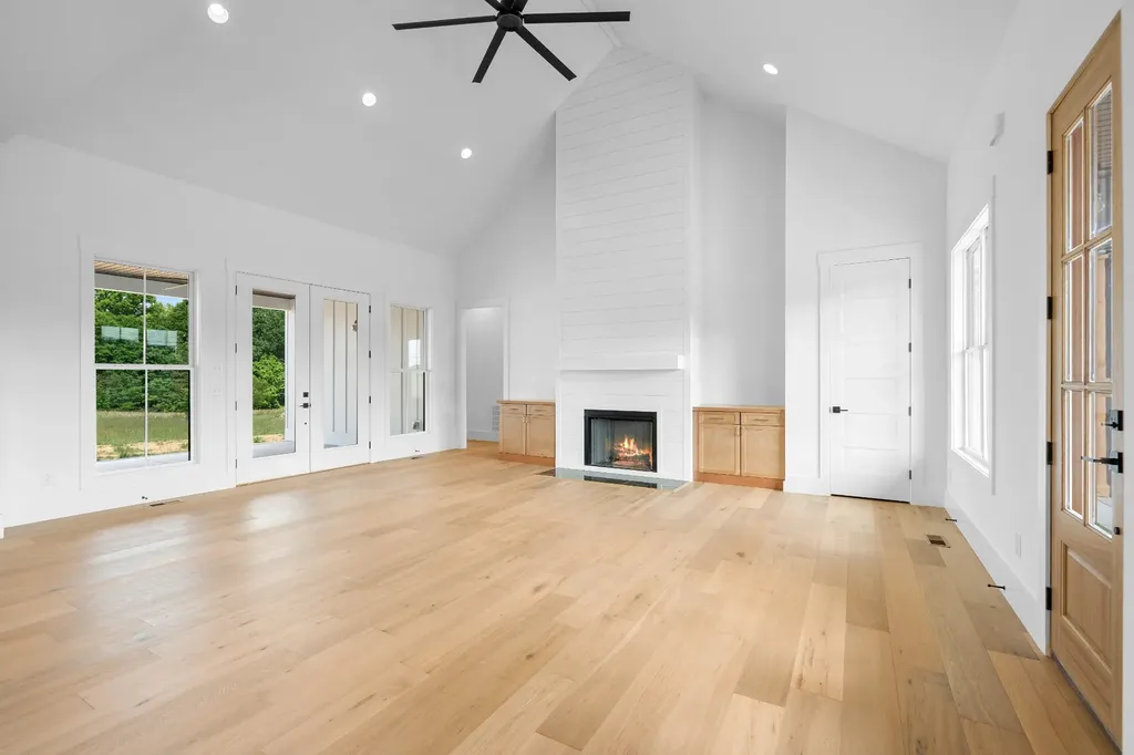 2622 Deer Creek Lane White House TN 37188